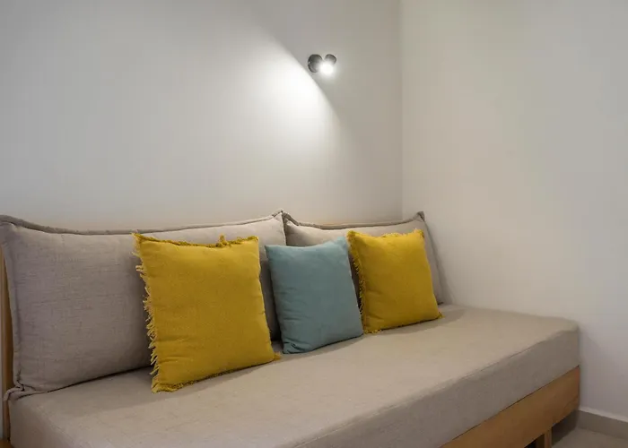 Petritos Rooms And Studios